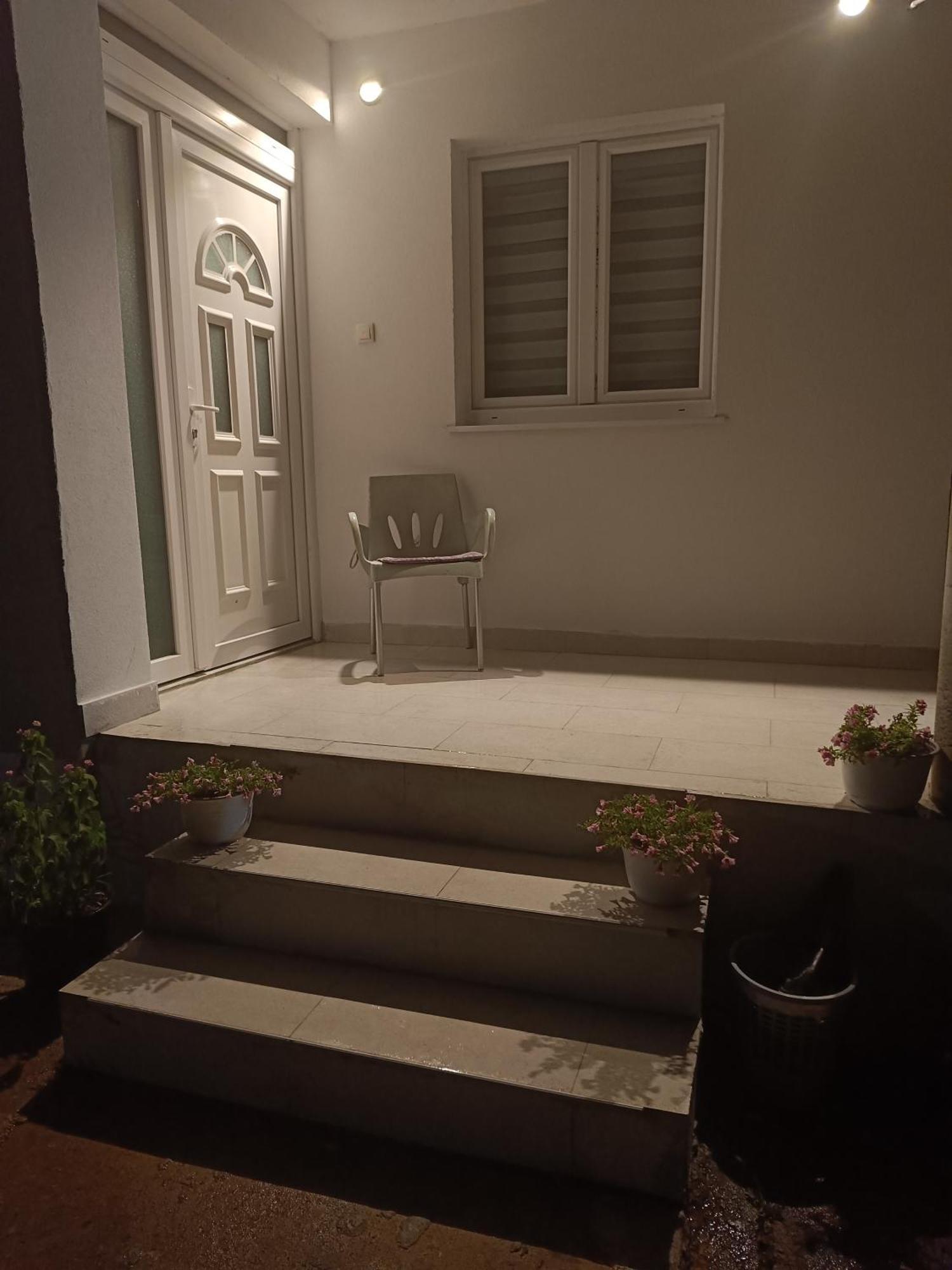 Matija Airport Apartment Mitrovici  Екстериор снимка